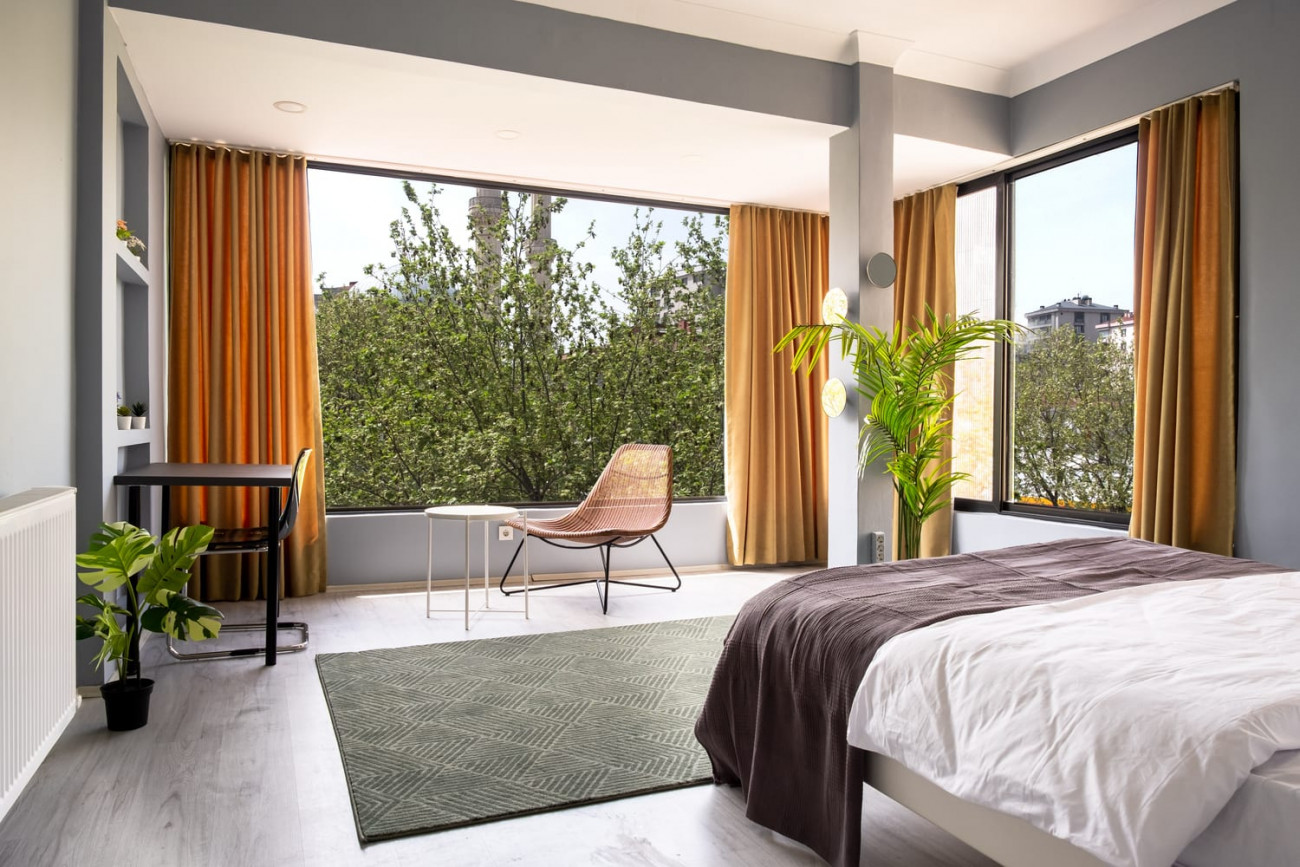 Code 28: Captivating Flat on Bagdat Street