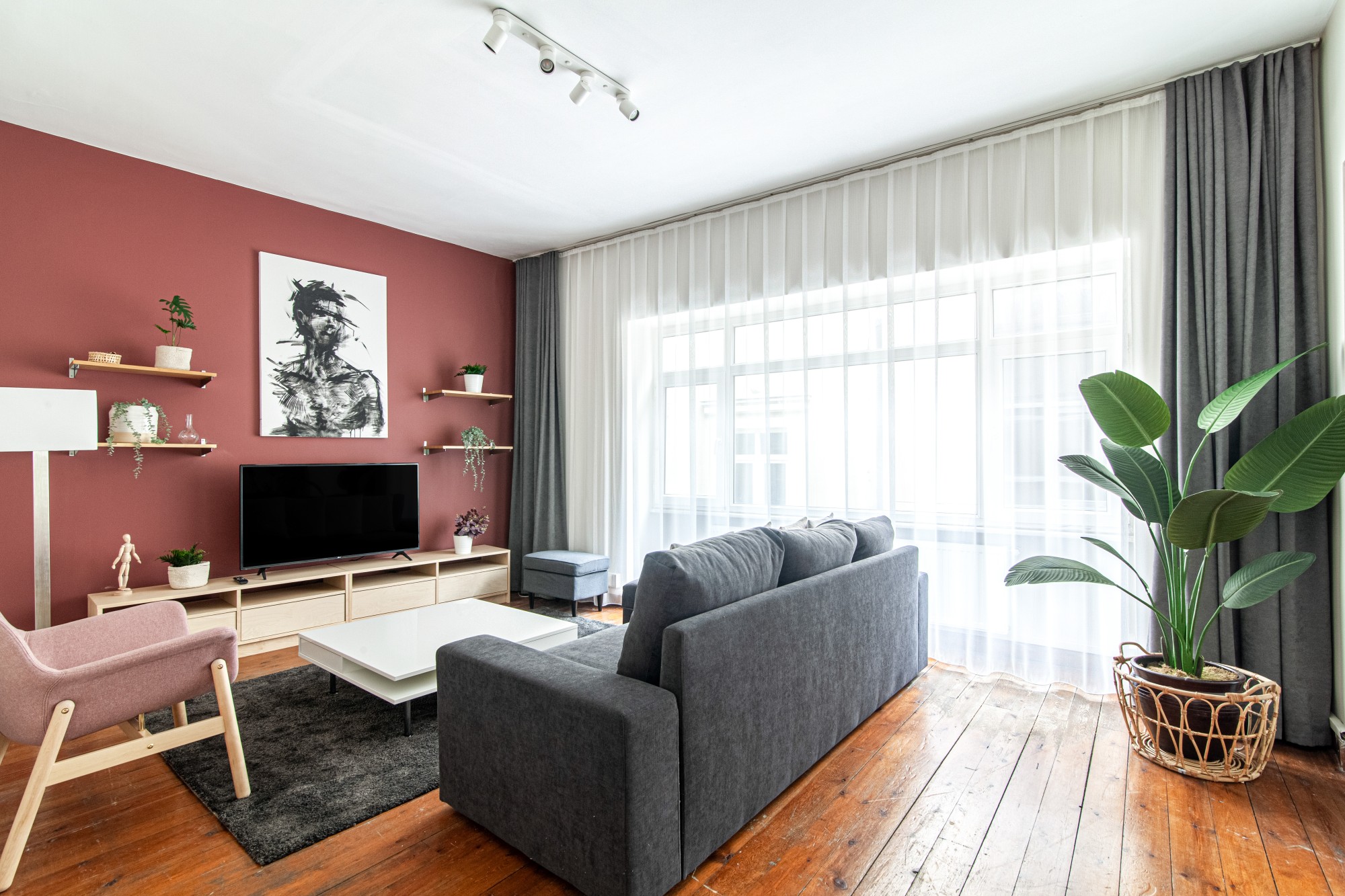 Code 16: Sleek Flat within Walking Distance to Pera Museum