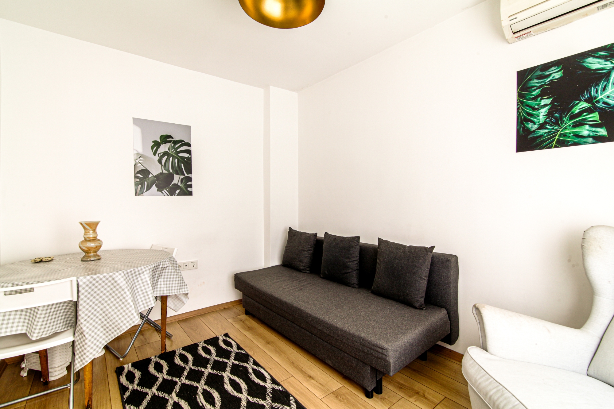 Code 55: Single House, Chic Flat w Balcony in Golden Horn