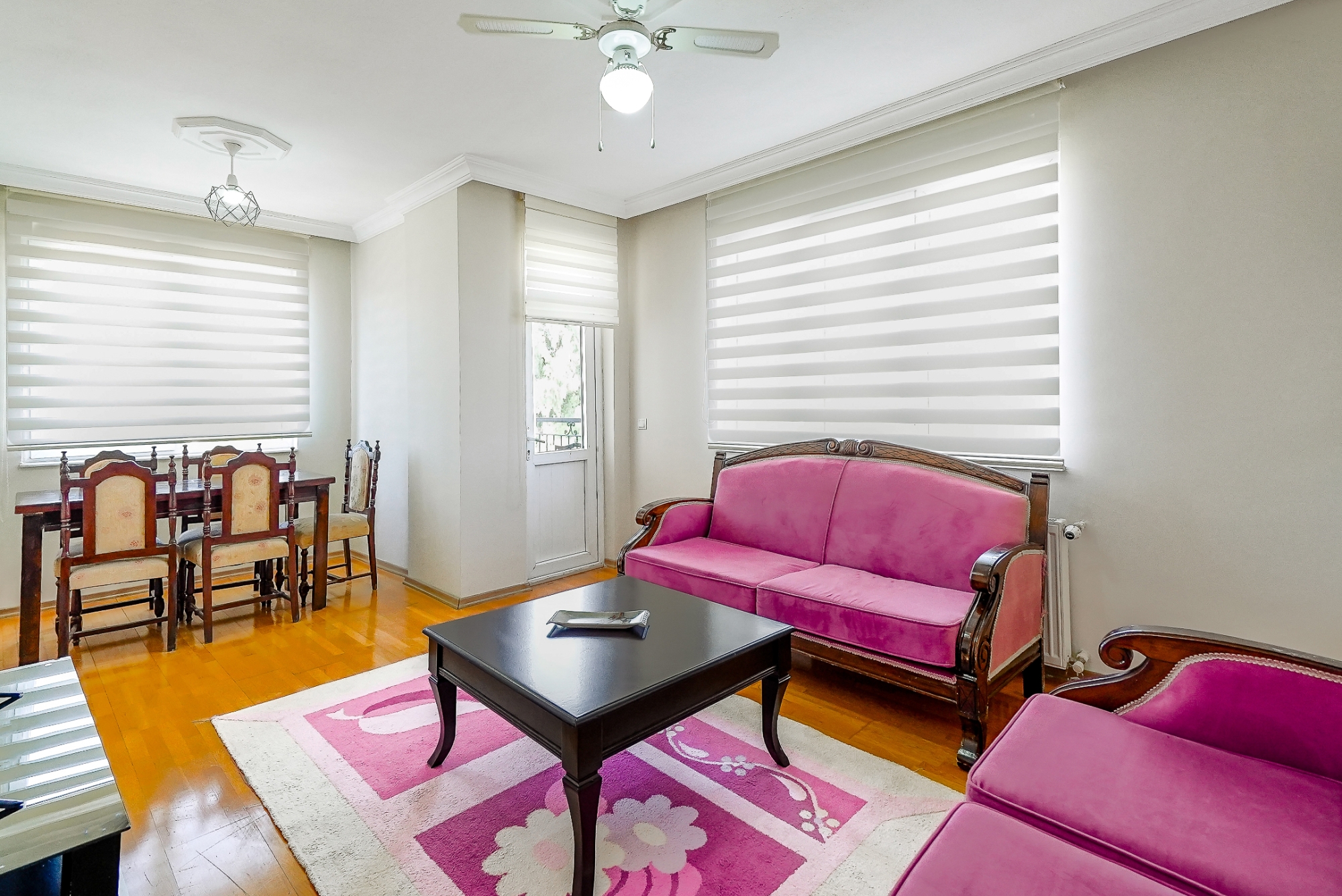 Code 2011: Comfy Flat with Balcony 10 min to Hadrian Gates